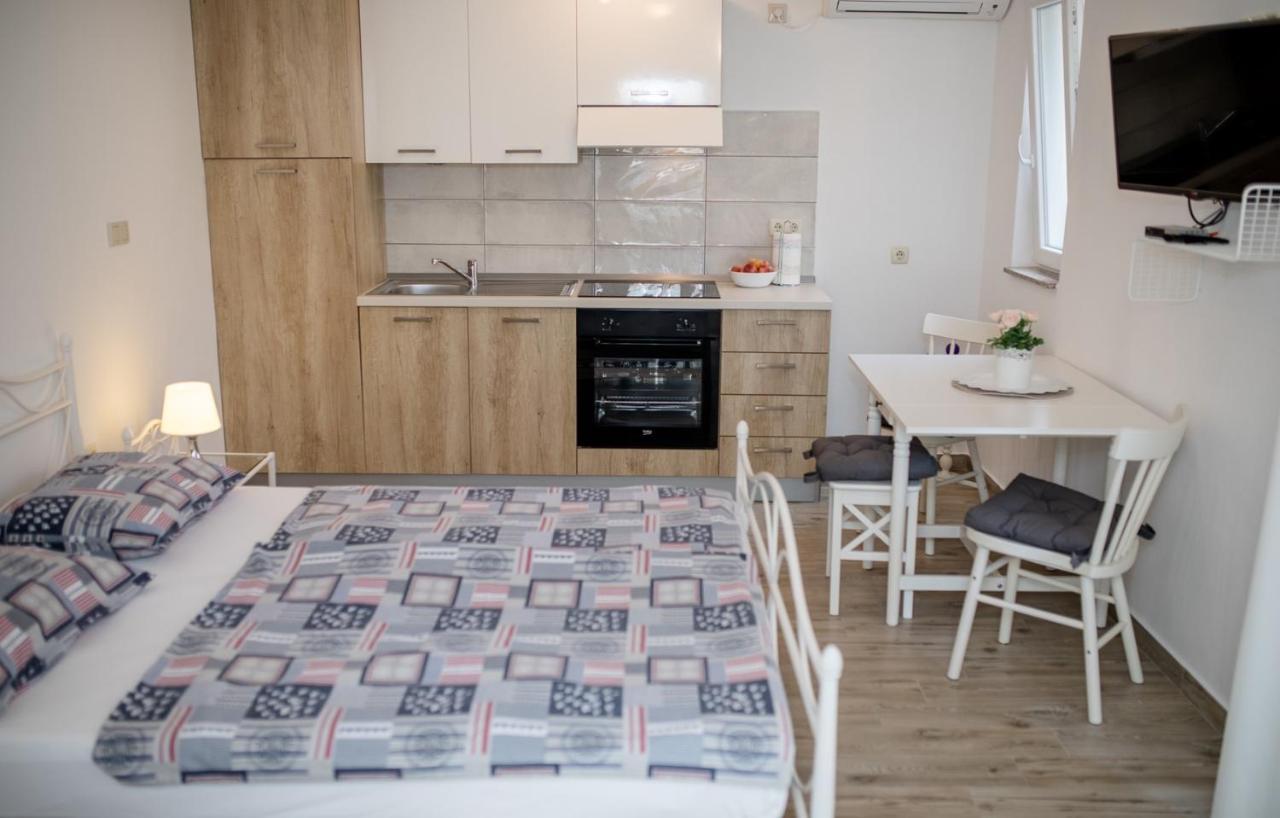 Apartments Makaus Supetarska Draga Εξωτερικό φωτογραφία