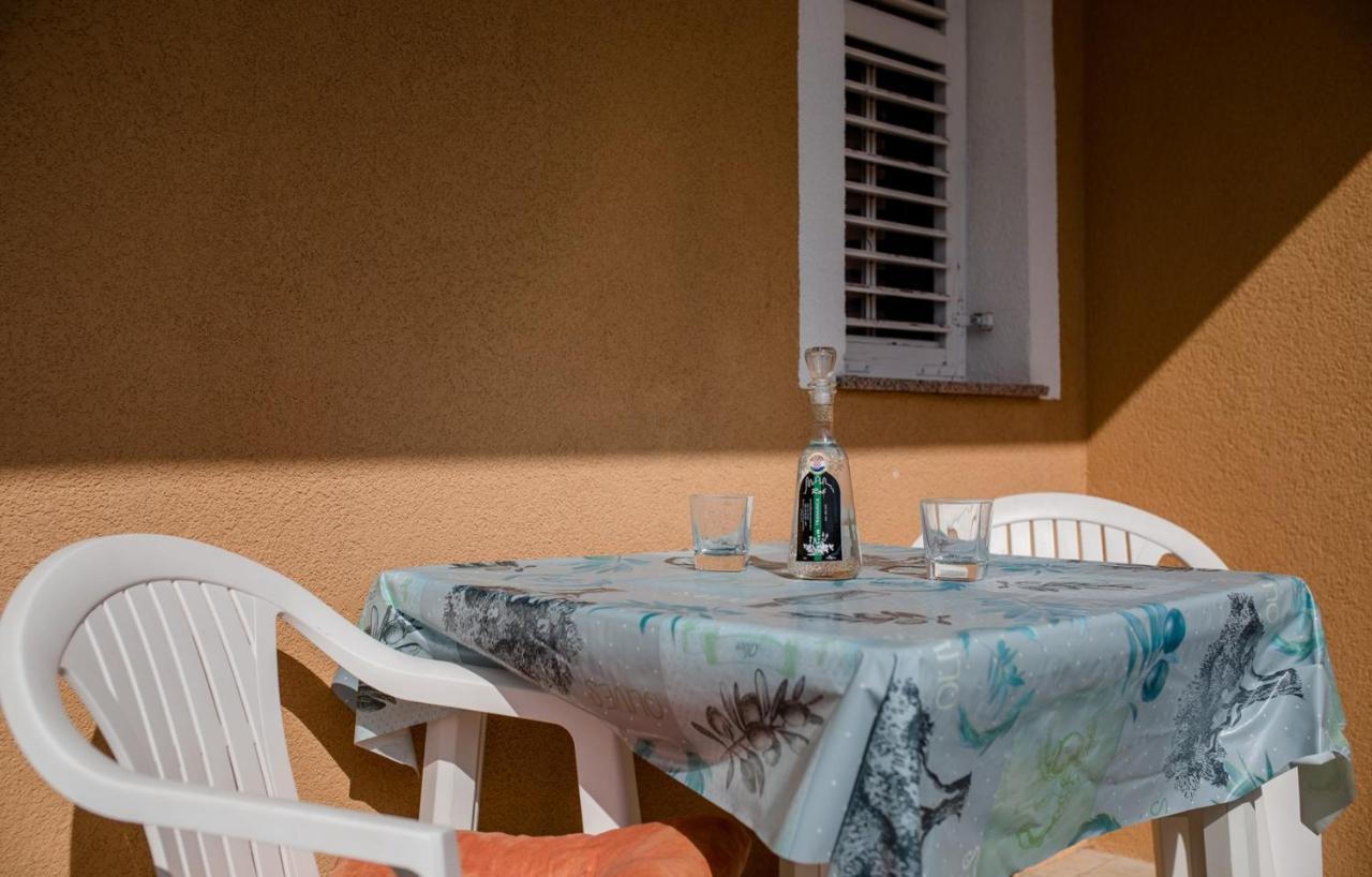 Apartments Makaus Supetarska Draga Εξωτερικό φωτογραφία